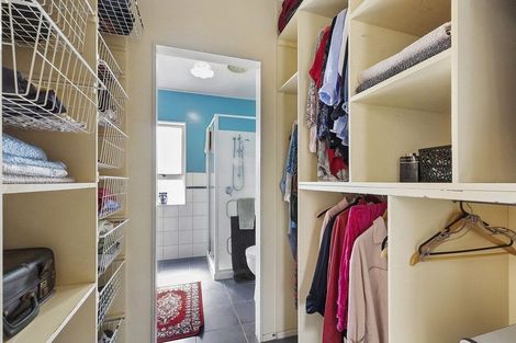 Photo of property in 3 Tirowhanga Road, Paremata, Porirua, 5024