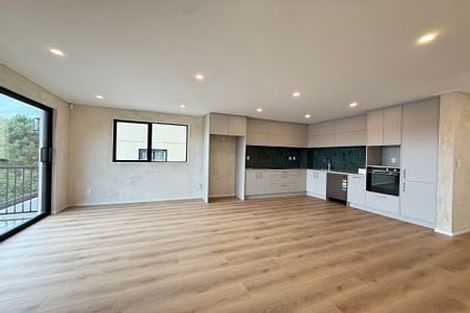 Photo of property in 86a Tiriwa Drive, Massey, Auckland, 0614