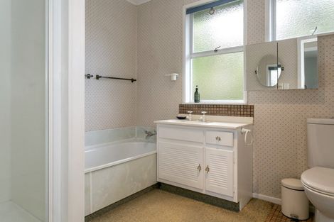 Photo of property in 7 Titoki Avenue, Waipahihi, Taupo, 3330