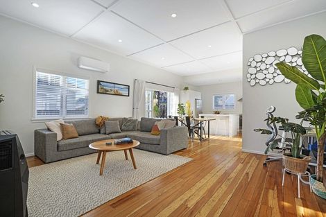 Photo of property in 8a Bains Avenue, Hamilton East, Hamilton, 3216