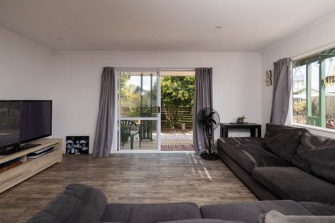 Photo of property in 11b Lyn Grove, Papamoa Beach, Papamoa, 3118