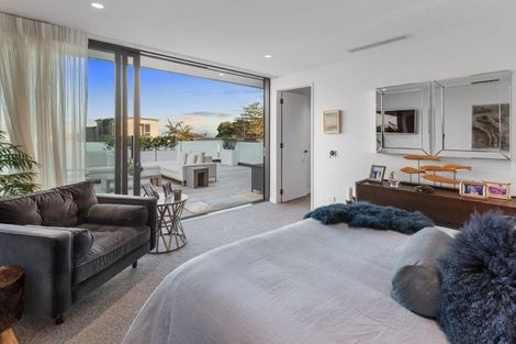 Photo of property in 222 Hurstmere Road, Takapuna, Auckland, 0622