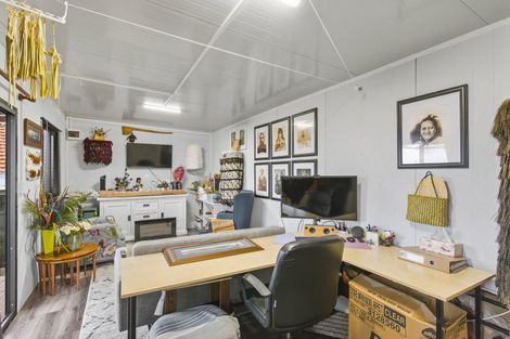 Photo of property in 127 Winchester Street, Levin, 5510