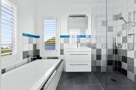 Photo of property in 117 Priestley Terrace, Bluff Hill, Napier, 4110