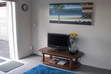 Photo of property in 31 Yorke Road, Haruru, 0204