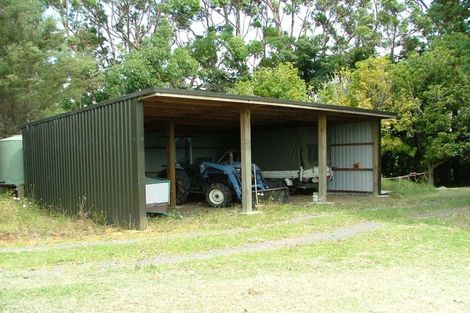 Photo of property in 882 South Head Road, South Head, Helensville, 0874