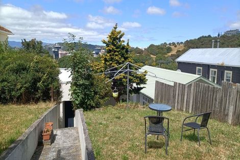 Photo of property in 9 Upper Lewisville Terrace, Thorndon, Wellington, 6011