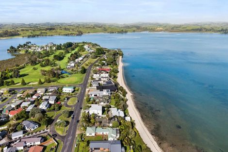 Photo of property in 109a Torkar Road, Clarks Beach, 2122