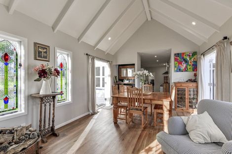 Photo of property in 207 Murdoch Road East, Akina, Hastings, 4122