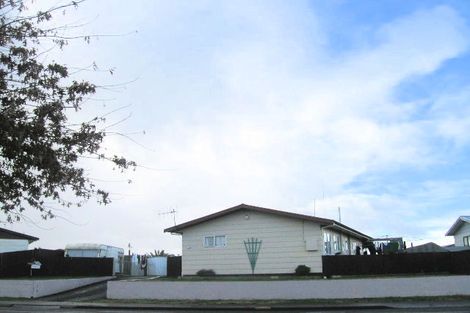 Photo of property in 348 Flaxmere Avenue, Flaxmere, Hastings, 4120