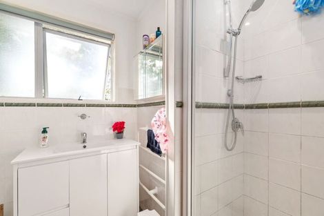 Photo of property in 18 Stallard Place, Glen Eden, Auckland, 0602