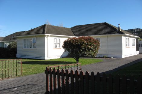 Photo of property in 25 Bull Avenue, Wainuiomata, Lower Hutt, 5014