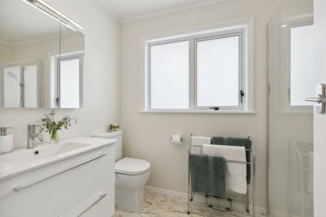 Photo of property in 7 Harbour Park Terrace, Khandallah, Wellington, 6035