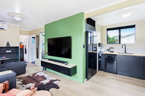 Photo of property in 2/35 Rollerson Street, Papakura, 2110