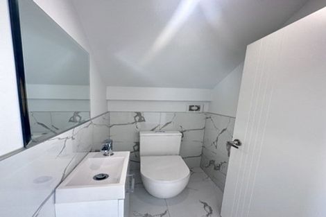 Photo of property in 3b Glennandrew Drive, Half Moon Bay, Auckland, 2012