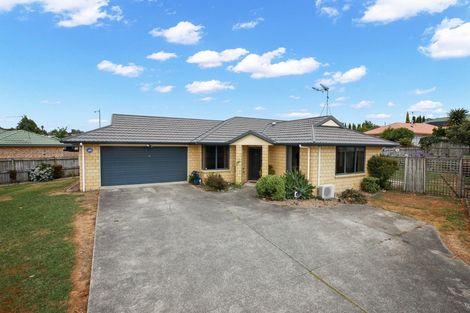 Photo of property in 17 Rochester Place, Nawton, Hamilton, 3200