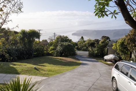 Photo of property in 14 Log Race Road, Piha, New Lynn, 0772