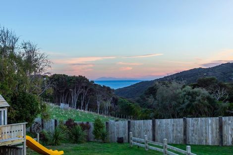 Photo of property in 3 Coroglen Rise, Pukerua Bay, 5026