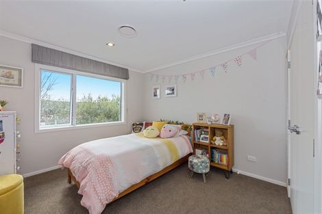 Photo of property in 15 Fern Court, Orewa, 0931