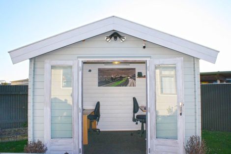 Photo of property in 76 Atherfold Crescent, Greenmeadows, Napier, 4112