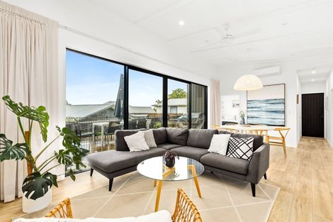 Photo of property in 32a Gledstane Road, Stanmore Bay, Whangaparaoa, 0932