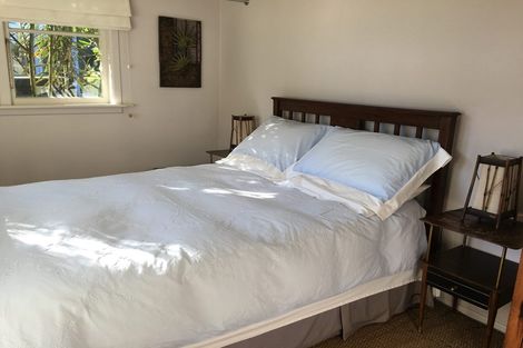 Photo of property in 11 Cross Street, Waikuku Beach, 7473