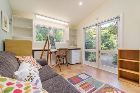 Photo of property in 27 Kotari Road, Days Bay, Lower Hutt, 5013