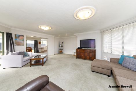 Photo of property in 30 Caroline Crescent, Highbury, Palmerston North, 4412