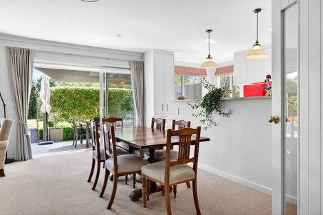 Photo of property in 10 Fairway Drive, Martinborough, 5711