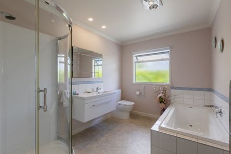 Photo of property in 10 Rochfort Street, Otane, 4202