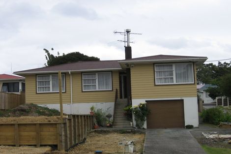 Photo of property in 155 Beach Haven Road, Beach Haven, Auckland, 0626