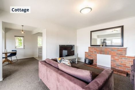 Photo of property in 19 Chivalry Road, Glenfield, Auckland, 0629