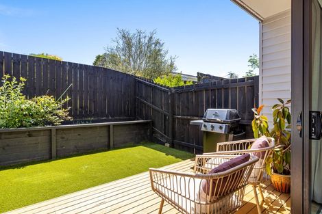 Photo of property in 5/13 Windy Ridge Road, Glenfield, Auckland, 0629