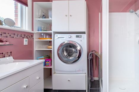 Photo of property in 71 Moana Crescent, Musselburgh, Dunedin, 9013