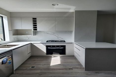 Photo of property in 22b Totaravale Drive, Totara Vale, Auckland, 0629
