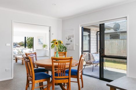 Photo of property in 6 Harding Drive, Papamoa Beach, Papamoa, 3118