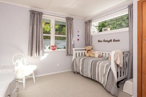 Photo of property in 44 Homewood Crescent, Karori, Wellington, 6012