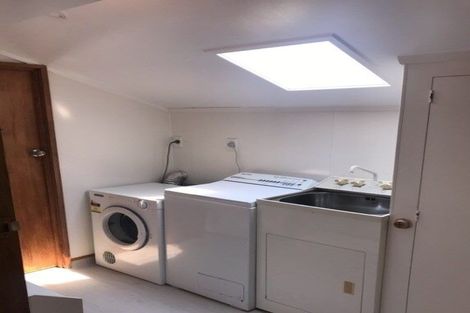 Photo of property in 34 Grove Road, Kelburn, Wellington, 6012