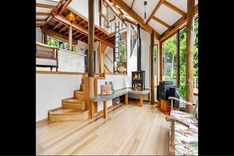 Photo of property in 55 Rayner Road, Piha, New Lynn, 0772