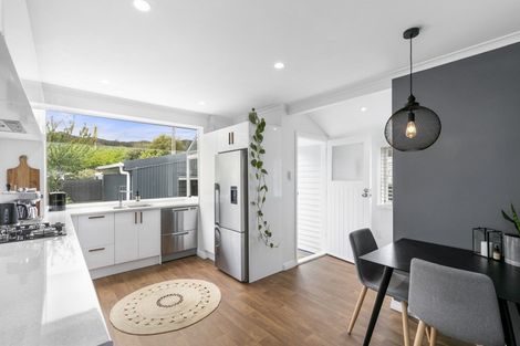 Photo of property in 8 Dempsey Street, Naenae, Lower Hutt, 5011