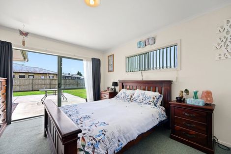 Photo of property in 15 Kittyhawk Place, Melville, Hamilton, 3206