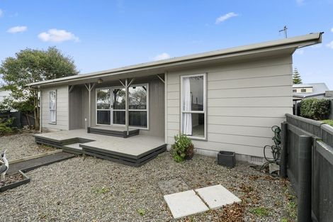 Photo of property in 17 Bendigo Street, Cloverlea, Palmerston North, 4412