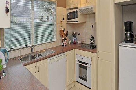 Photo of property in 6 Brentford Place, Manurewa, Auckland, 2102