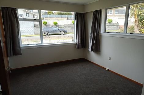 Photo of property in 25 Crownhill Street, Spotswood, New Plymouth, 4310