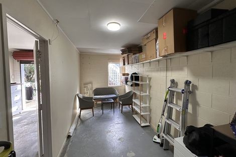 Photo of property in 2/111 Eskdale Road, Birkdale, Auckland, 0626