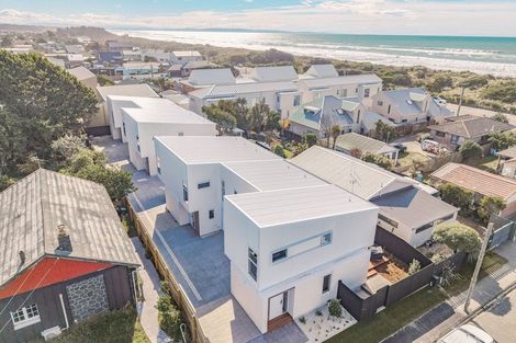 Photo of property in 2/12 Fleming Street, North New Brighton, Christchurch, 8083