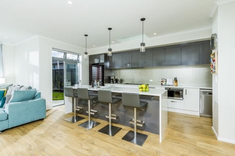 Photo of property in 15b Headland Drive, Long Bay, Auckland, 0630