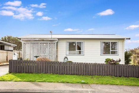 Photo of property in 43 Cleat Street, Whitby, Porirua, 5024