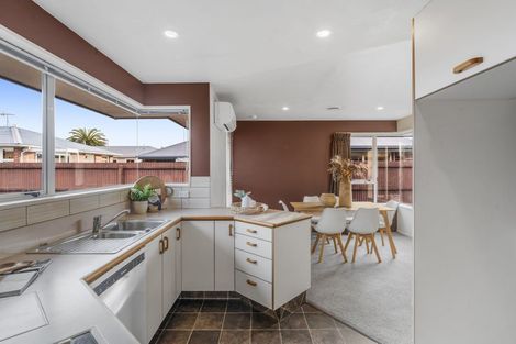 Photo of property in 33 Daniels Road, Redwood, Christchurch, 8051