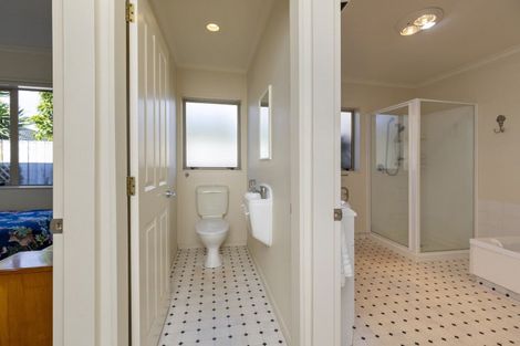 Photo of property in 40 Hadleigh Court, Paraparaumu, 5032